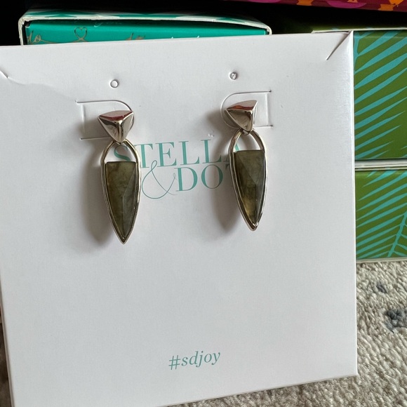 Stella & Dot Somerville Earrings - Picture 2 of 2